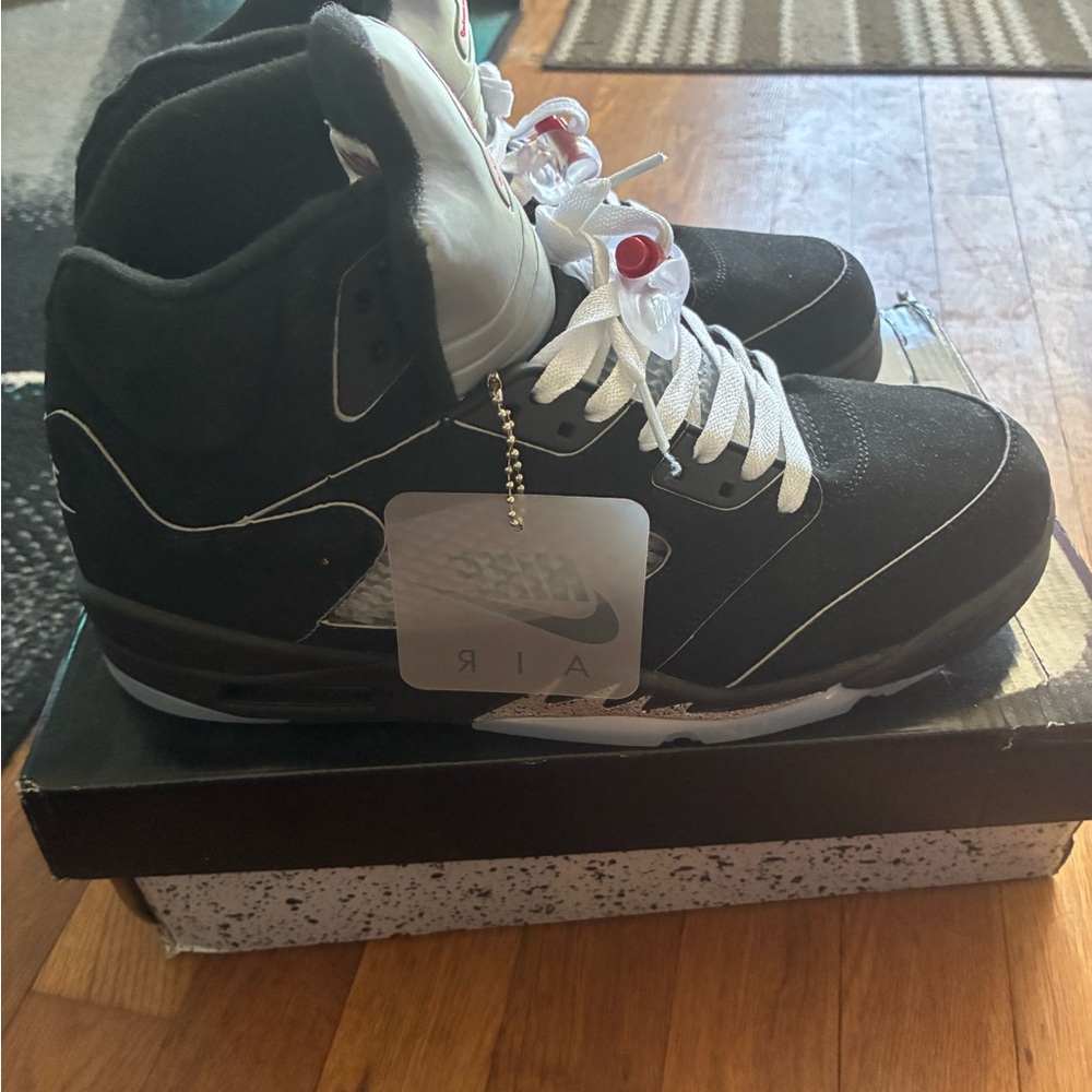 Air Jordan 5 metallic Reimagined